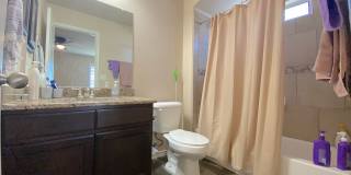 Gorgeous 4bed/3.5bath with 2 Master Bedrooms! Gallery 22