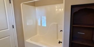 Freshly Renovated Dollhouse in Maryville!! Gallery 29