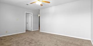 Cozy Two Bedroom Apartment Gallery 44
