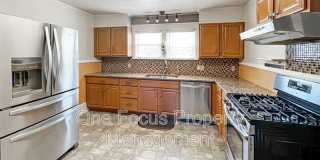 716 7th Ave Gallery 1