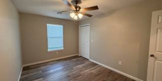 3 bed 2 bath Duplex. Gallery 23