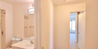 Spacious One Plus Bedroom Condominum off Broadway Terrace Gallery 21