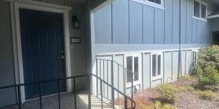 Blue Heron Townhome - Split Level 2 Bedroom located near Winslow Gallery 7