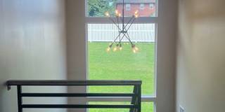 Luxury Living In Midtown - 3bed 2.5bath Townhome Gallery 18