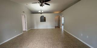 Charming and spacious 3-Bedroom Home with Screened Patio in Ashington Park! Gallery 8