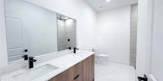 721 Bering Avenue S Gallery 21