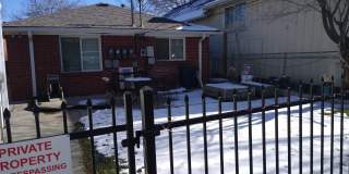 Highlands/Stadium Area Great Sized 1 Bedroom with Beautiful Hardwood Floors, Reserved Parking, Extra Storage, Fenced Yards Gallery 15