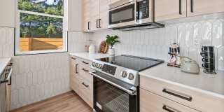 Modern Townhome in Licton Springs – Rooftop Deck & Stylish Living! Gallery 25