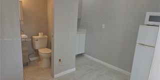 528 NW 10th St Gallery 1