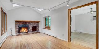 8 Tobi Lane Gallery 8