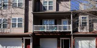 2 Bedroom, 2.5 Bath Townhouse with Garage on quiet culdesac Gallery 1
