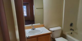 Great Location! 2 Bed 2 Bath Townhouse Style Condo! Open Concept! Laminate Floors Throughout Main! Gallery 15