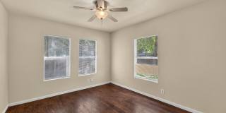 Charming 2BR House in San Antonio Gallery 20