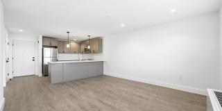 180 Deer Park Avenue Gallery 6