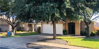 Charming 3 Bed/2 Bath Single Story Round Rock Home with Large Backyard Gallery 1
