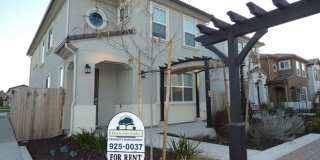 Beautiful Newer 3 Bedroom Home! Great Location! Gallery 1