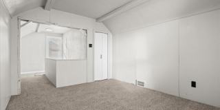10042 Grayton Street Gallery 18