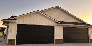 511 E Harper Gallery 1