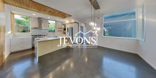 Luxury single-family home with inclusive water, sewer, and garbage Gallery 10