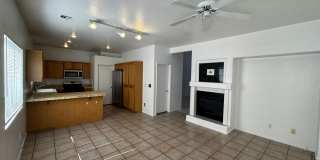 Pool & Spa plus 4 bedrooms Gallery 10