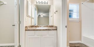 Oaks at Medical Center Gallery 23