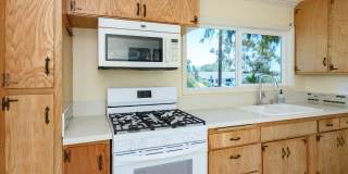 Cozy Garden Cottage Home for Rent Gallery 12