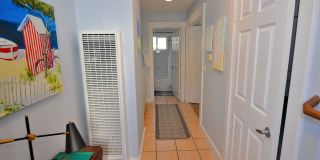 1Bd/1Ba Guest house, centrally located. Gallery 11