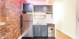 1066 Putnam Ave Gallery 1