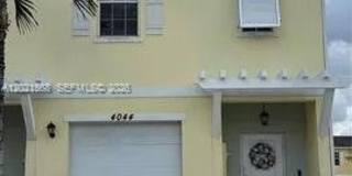 4044 NW 11th St Gallery 1