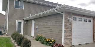 LOOKING FOR MORE SPACE? TRY US! 3 BD, 2 BA TOWN HOME IN TEA! Gallery 1