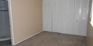 Spacious 2 story Townhouse with Community Pool Gallery 14