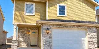 Make Yourself at Home – Spacious, Pet-Friendly Living with All the Essentials Gallery 1