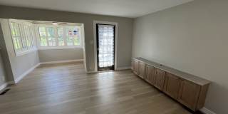 1649 ROSLYN ST Gallery 3