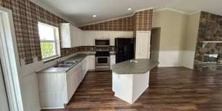 Unique 3/2 + Den home in great location Gallery 8