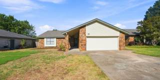 Charming 3 bed, 2 bath home in desirable Indian Springs area Gallery 1