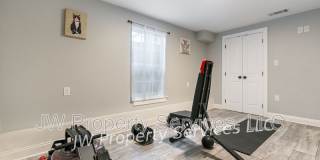 324 N Roman St Gallery 4