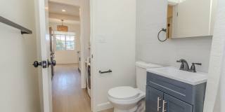 Stylishly Remodeled 1-Bed/1-Bath Gem in Crown Point / Pacific Beach. Only $1500 DEPOSIT! Gallery 15