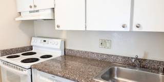 1 bedroom end unit with no upper or lower neighbors! Gallery 8