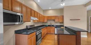 1046 N Milwaukee Avenue Gallery 10