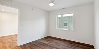 Graduate Pointe Gallery 98