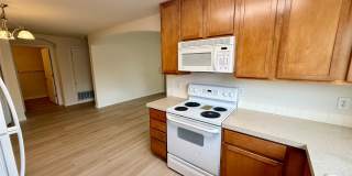 Gorgeous 2 Bedroom/2 Bathroom Condo with NEW FLOORING at Centerra!  Great Location for Commuters! Gallery 10