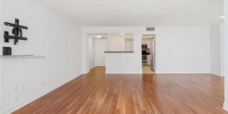 1420 Brickell Bay Dr Gallery 8