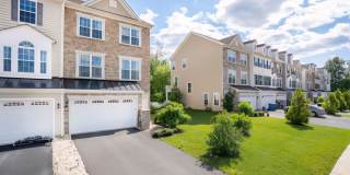 Spacious End-Unit Townhome for Rent in Meridian Crossing – 3BR, 4BA, 2-Car Garage. $3,095.00/month Gallery 3