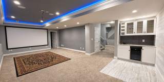 Stunning 5Bed 3.5Bath Home in Eden Prairie Gallery 1