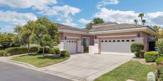 Stunning Single-Story Home with Pool and Spa in Guard-Gated Summerlin Gallery 1