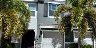 Partially Furnished/Unfurnished 3-bed, 2.5-bath townhome in Sarasota’s Bay Landing. Gallery 1