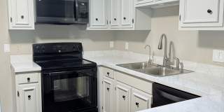 1306 Leaside Lane Gallery 1