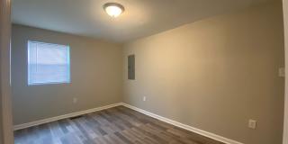 Room in 3 Bedroom Home at Glory St Gallery 28