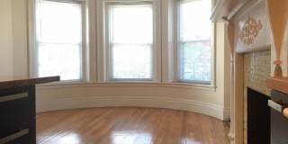 Great 1bed / 1bath in Fenway/Kenmore available 9/1/2026 no broker fee heat and hot water included Gallery 3