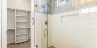 4072 Biltmore Avenue Gallery 19